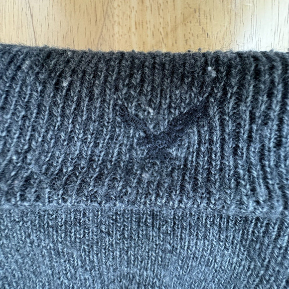 Lot of 4 Winter Beanies Mixed Brands Knit Caps Unisex Fashion Accessories - Picture 3 of 10